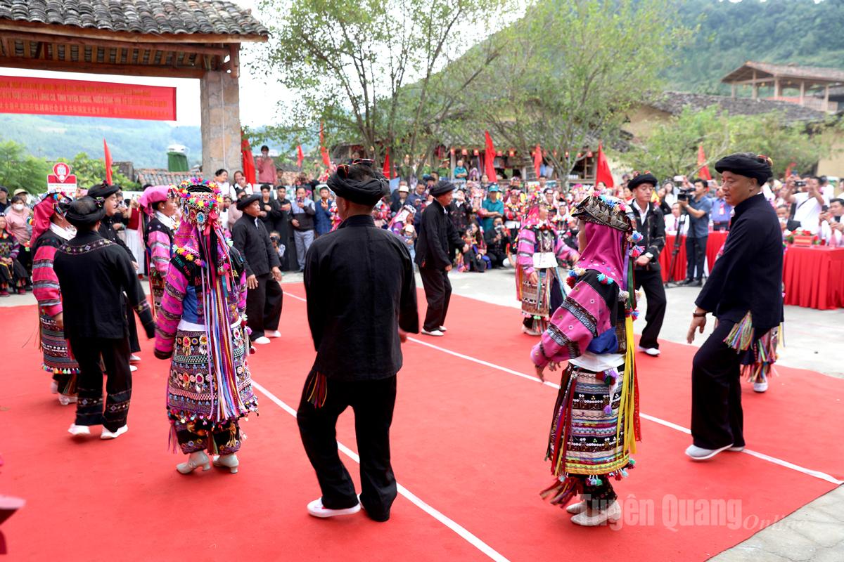 Tuyên Quang: Dân ca Lô Lô - Thanh âm di sản giữa cao nguyên đá Tuyên Quang: Dân ca Lô Lô - Thanh âm di sản giữa cao nguyên đá