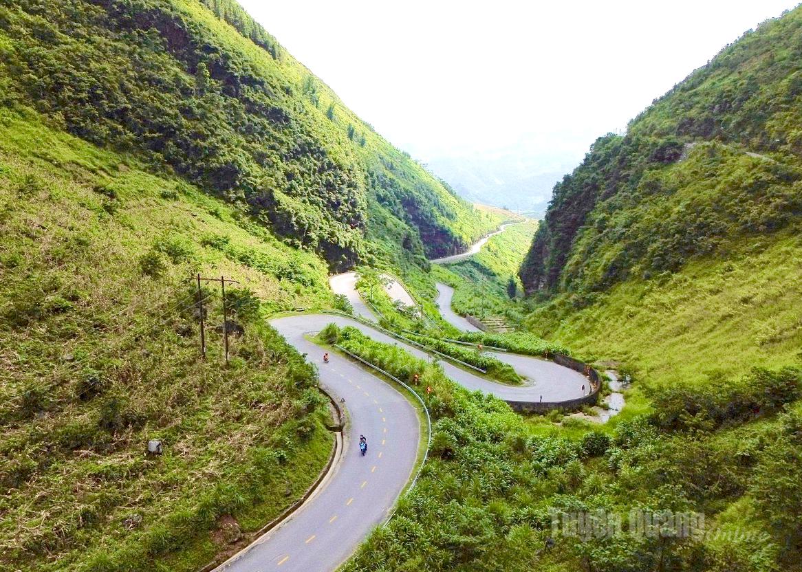 Tuyên Quang: Hùng vĩ dốc Thẩm Mã trên miền đá Tuyên Quang: Hùng vĩ dốc Thẩm Mã trên miền đá
