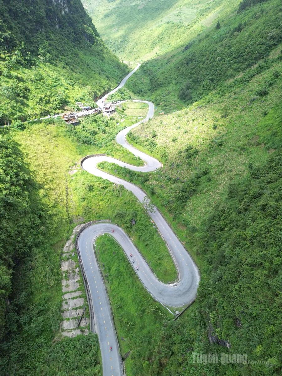 Tuyên Quang: Hùng vĩ dốc Thẩm Mã trên miền đá Tuyên Quang: Hùng vĩ dốc Thẩm Mã trên miền đá