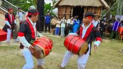 Nghệ thuật trình diễn trống đôi, một nét văn hóa rất riêng của người Chăm Hroi