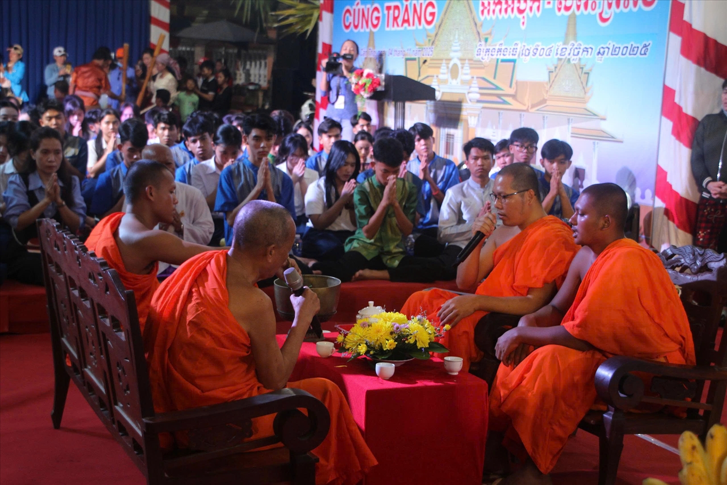 Nét đẹp Lễ cúng Trăng, đút cốm dẹp của đồng bào Khmer