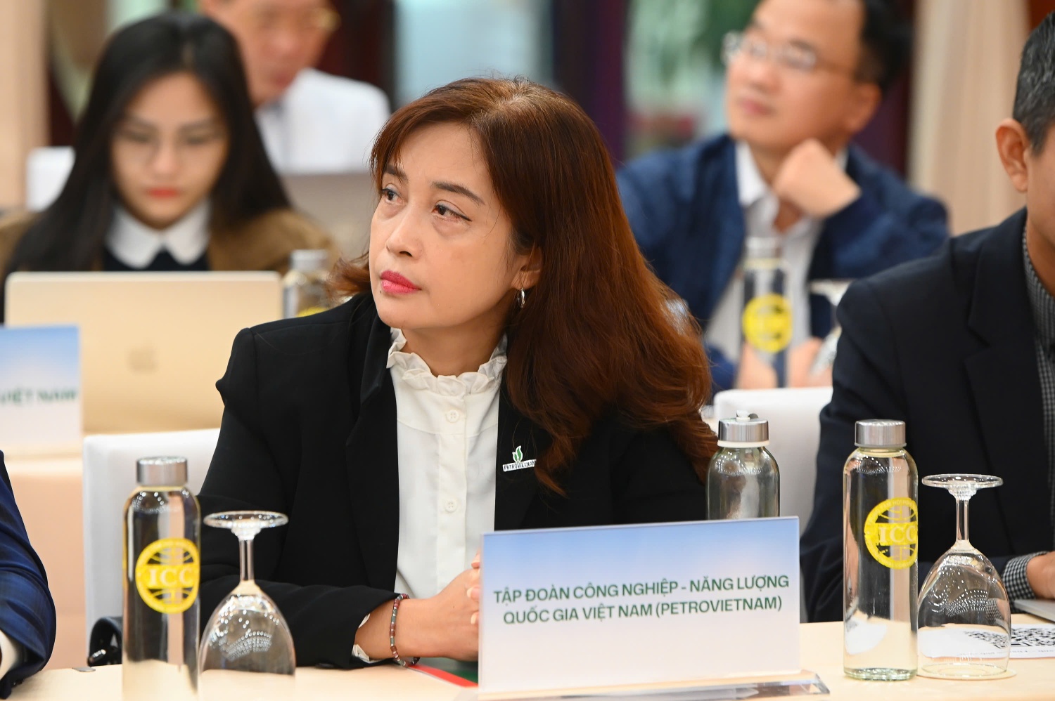 Petrovietnam nỗ lực cân bằng mục tiêu kinh tế, môi trường và bảo đảm an ninh năng lượng Petrovietnam nỗ lực cân bằng mục tiêu kinh tế, môi trường và bảo đảm an ninh năng lượng