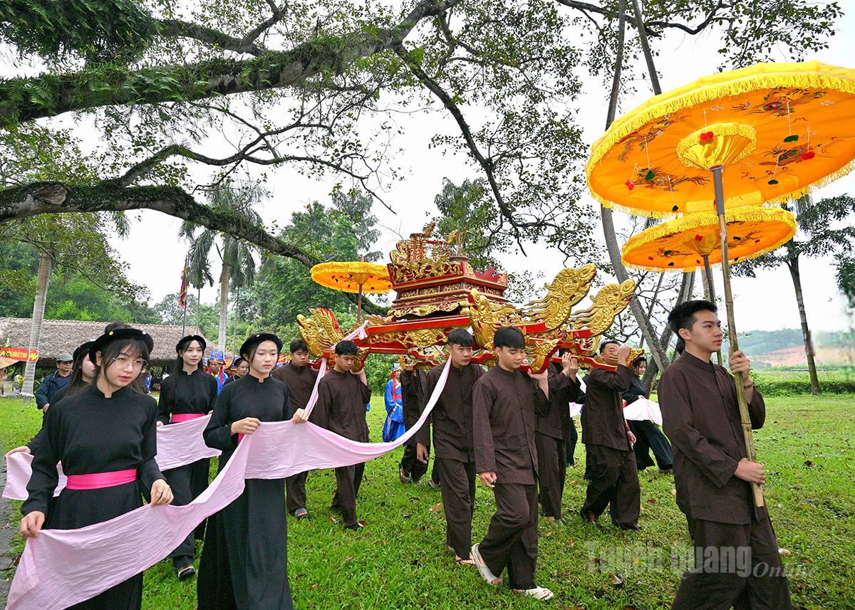 Tuyên Quang: Phục dựng, bảo tồn Lễ hội Cầu may của đồng bào Tày xã Tân Trào