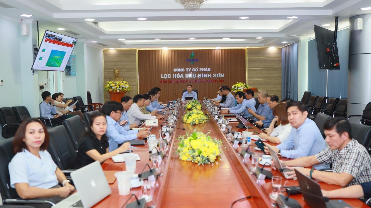 Đảng bộ Petrovietnam hướng dẫn triển khai ứng dụng &quot;Sổ tay đảng viên điện tử”