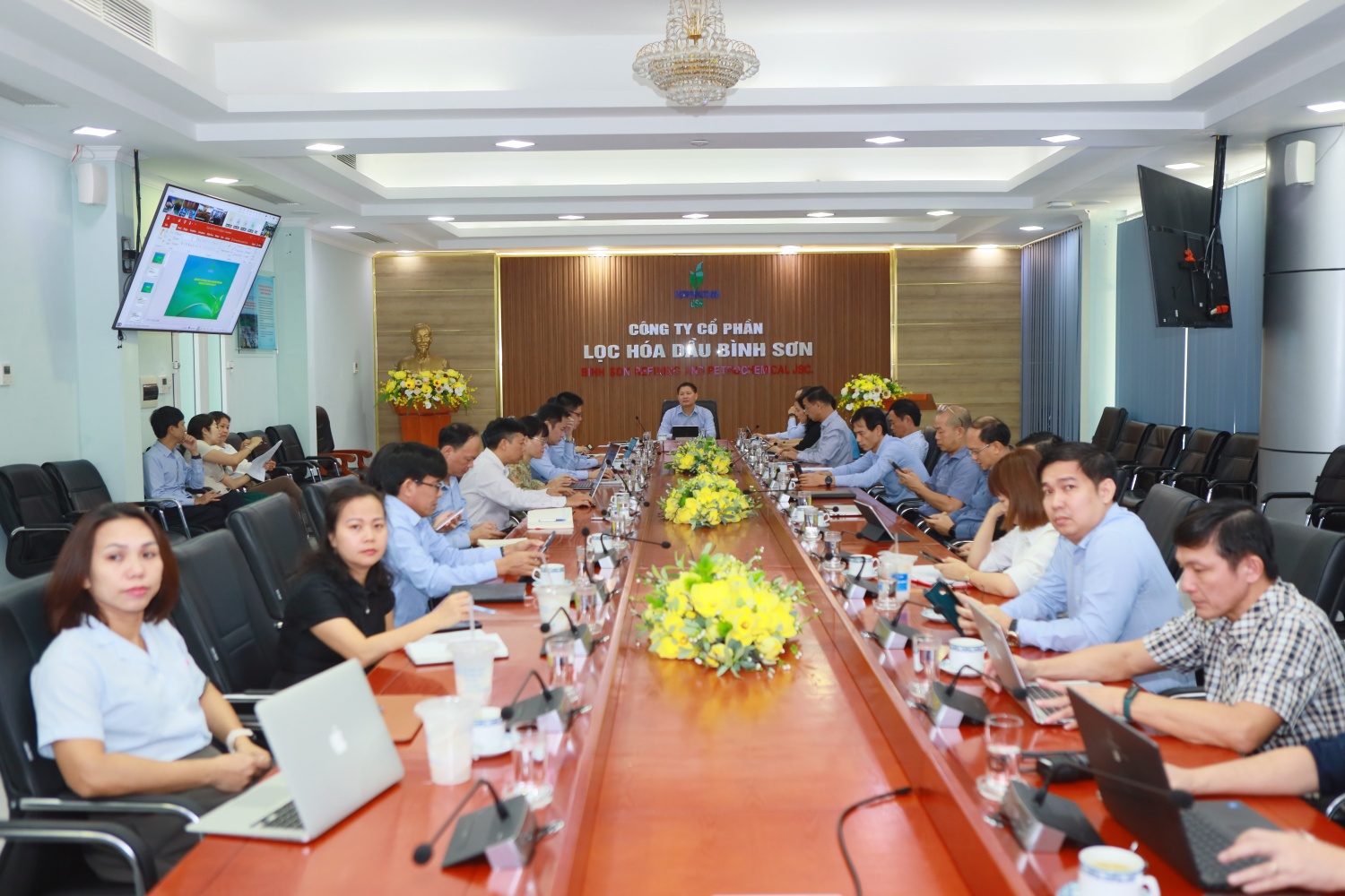 Đảng bộ Petrovietnam hướng dẫn triển khai ứng dụng &quot;Sổ tay đảng viên điện tử”