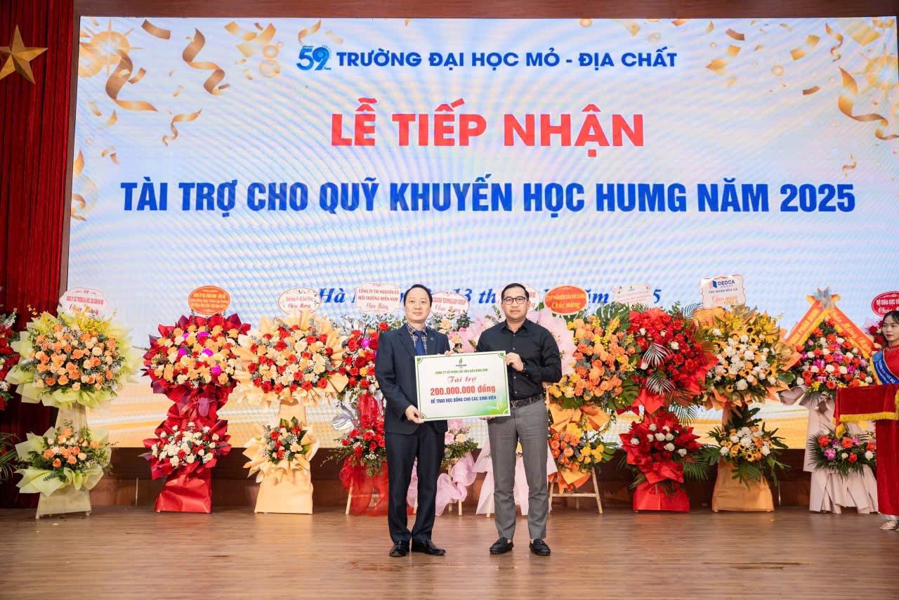 BSR tài trợ 200 triệu đồng cho Quỹ Khuyến học Trường Đại học Mỏ - Địa chất BSR tài trợ 200 triệu đồng cho Quỹ Khuyến học Trường Đại học Mỏ - Địa chất