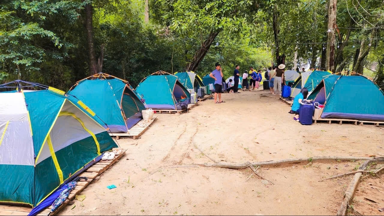 Lâm Đồng: Thác Bà hùng vĩ giữa rừng Tánh Linh