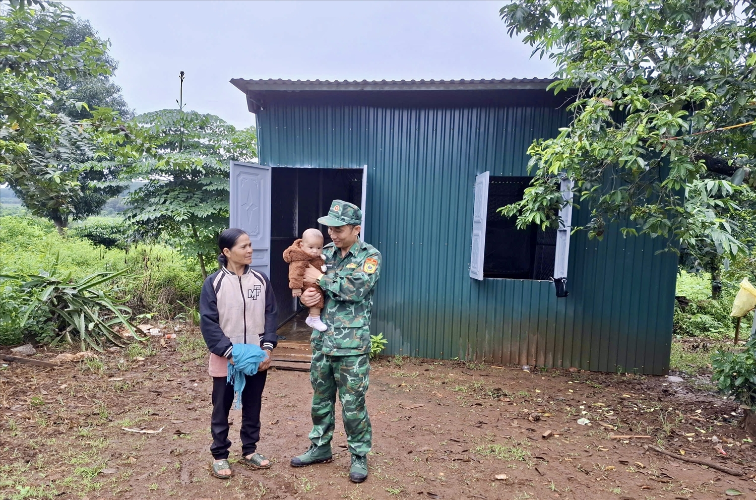Điểm sáng từ mô hình "Mỗi tuần giúp một hộ nghèo khu vực biên giới" Điểm sáng từ mô hình "Mỗi tuần giúp một hộ nghèo khu vực biên giới"
