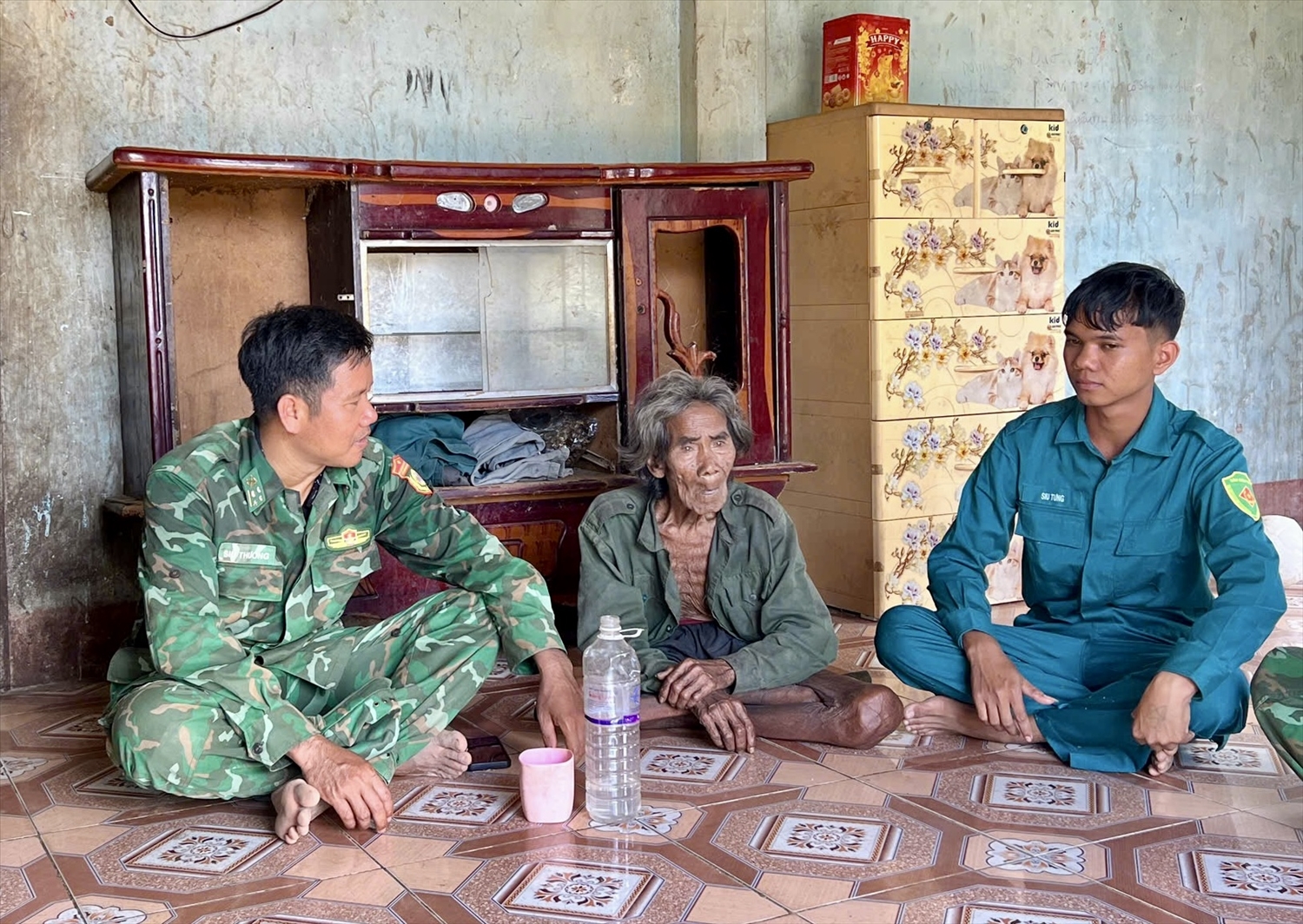 Điểm sáng từ mô hình "Mỗi tuần giúp một hộ nghèo khu vực biên giới" Điểm sáng từ mô hình "Mỗi tuần giúp một hộ nghèo khu vực biên giới"