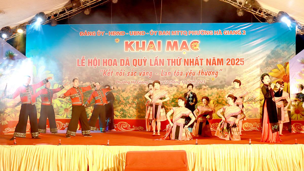 Tuyên Quang: Khai mạc Lễ hội hoa Dã quỳ phường Hà Giang 2