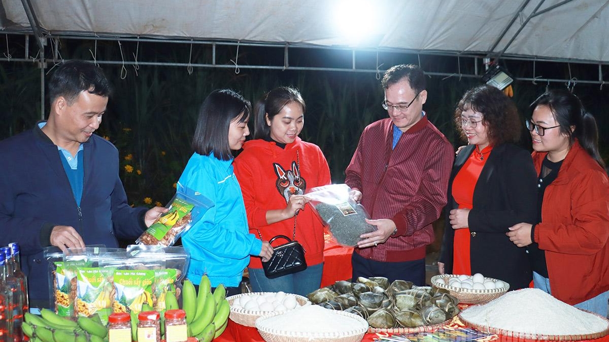 Tuyên Quang: Khai mạc Lễ hội hoa Dã quỳ phường Hà Giang 2