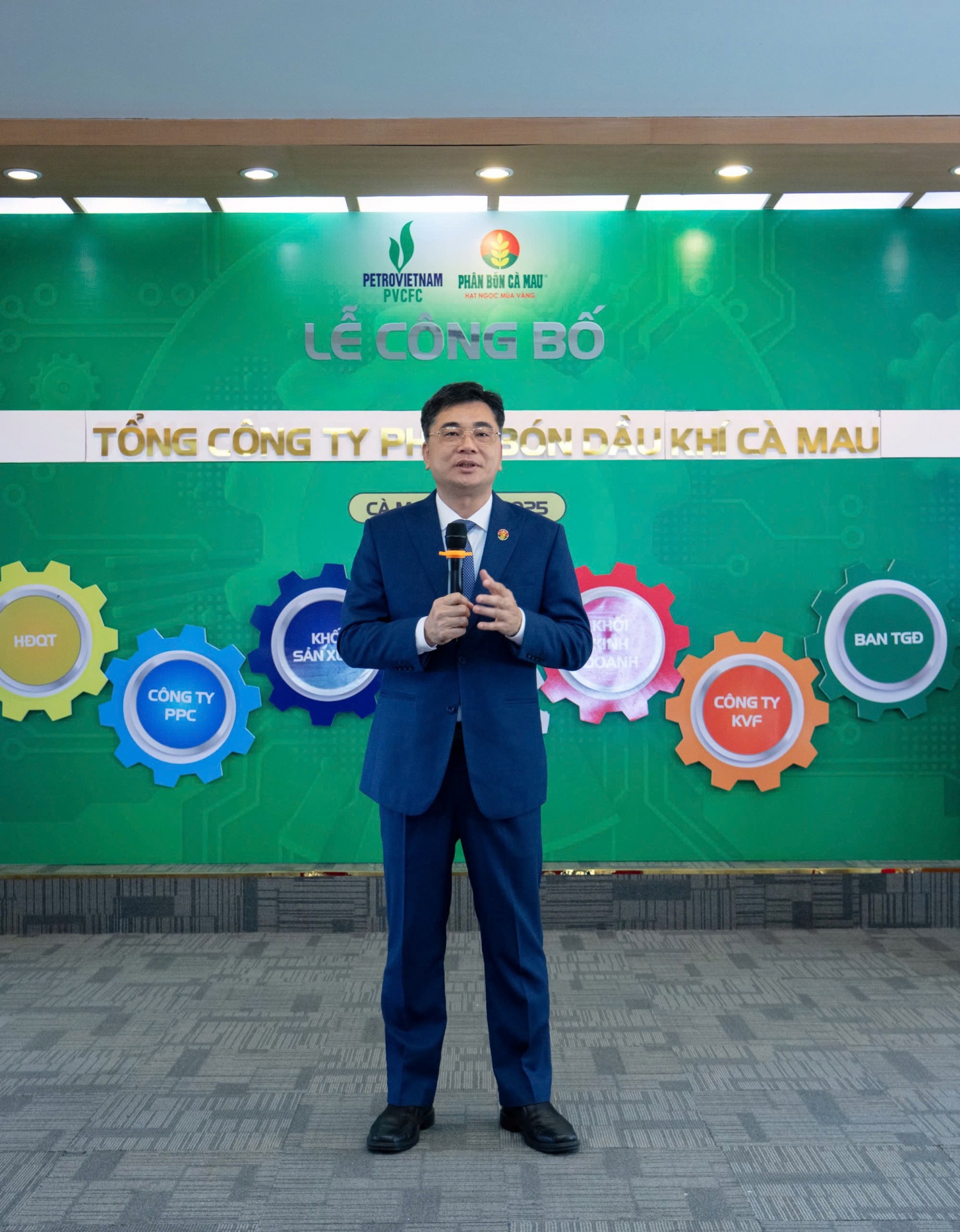 PVCFC công bố trở thành Tổng công ty Phân bón Dầu khí Cà Mau PVCFC công bố trở thành Tổng công ty Phân bón Dầu khí Cà Mau