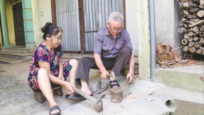 Thăm làng nghề rèn lâu đời nhất Việt Nam