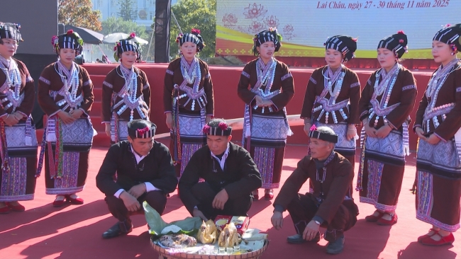 Lai Châu: Tái hiện Tết cơm mới - lan tỏa bản sắc văn hóa người Lự