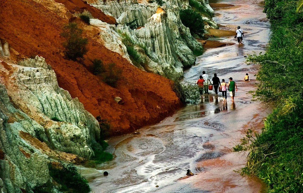 Lâm Đồng: Tuyệt tác Suối Tiên - vẻ đẹp độc nhất vô nhị giữa vùng du lịch biển