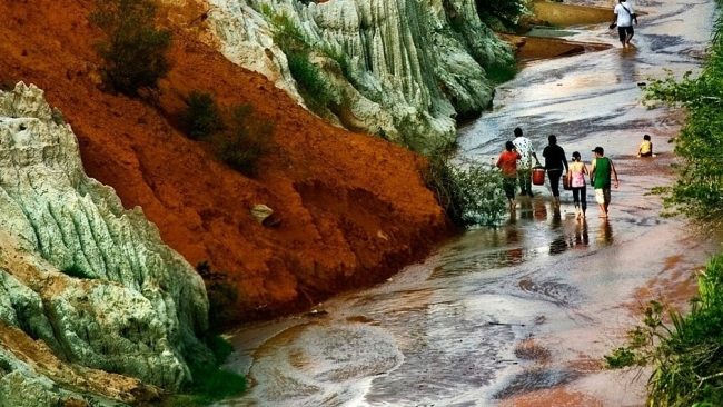 Lâm Đồng: Tuyệt tác Suối Tiên - vẻ đẹp độc nhất vô nhị giữa vùng du lịch biển
