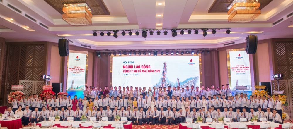 Toàn thể lãnh đạo, CBCNV-NLĐ KCM quyết tâm thực hiện các mục tiêu mới.