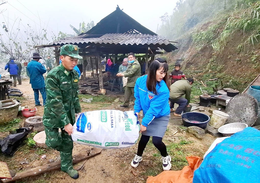 Đồn Biên phòng Xín Cái giúp hộ nghèo xóa nhà tạm, nhà dột nát