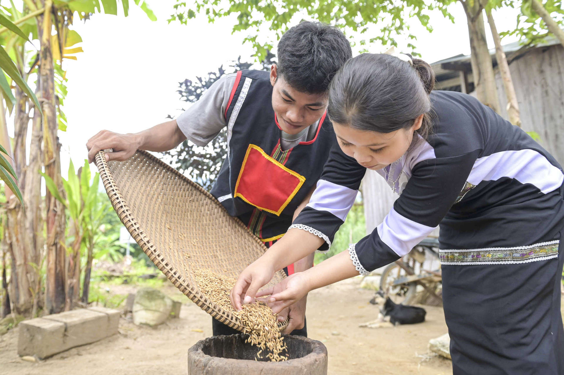 Những người trẻ giữ hồn dân tộc