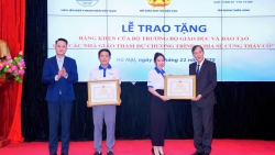Lai Châu: Lặng thầm đưa đò để học trò được "sáng" chữ