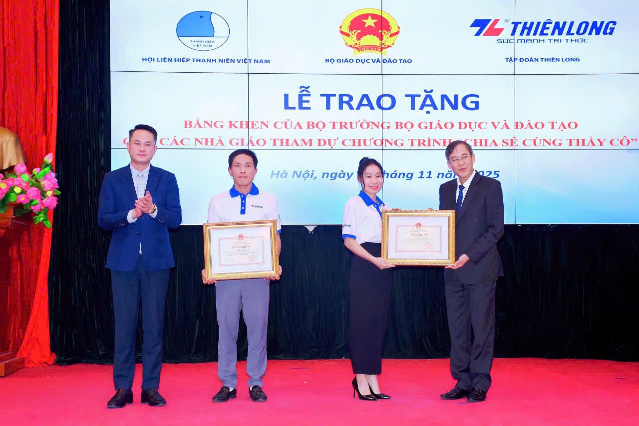 Lai Châu: Lặng thầm đưa đò để học trò được "sáng" chữ