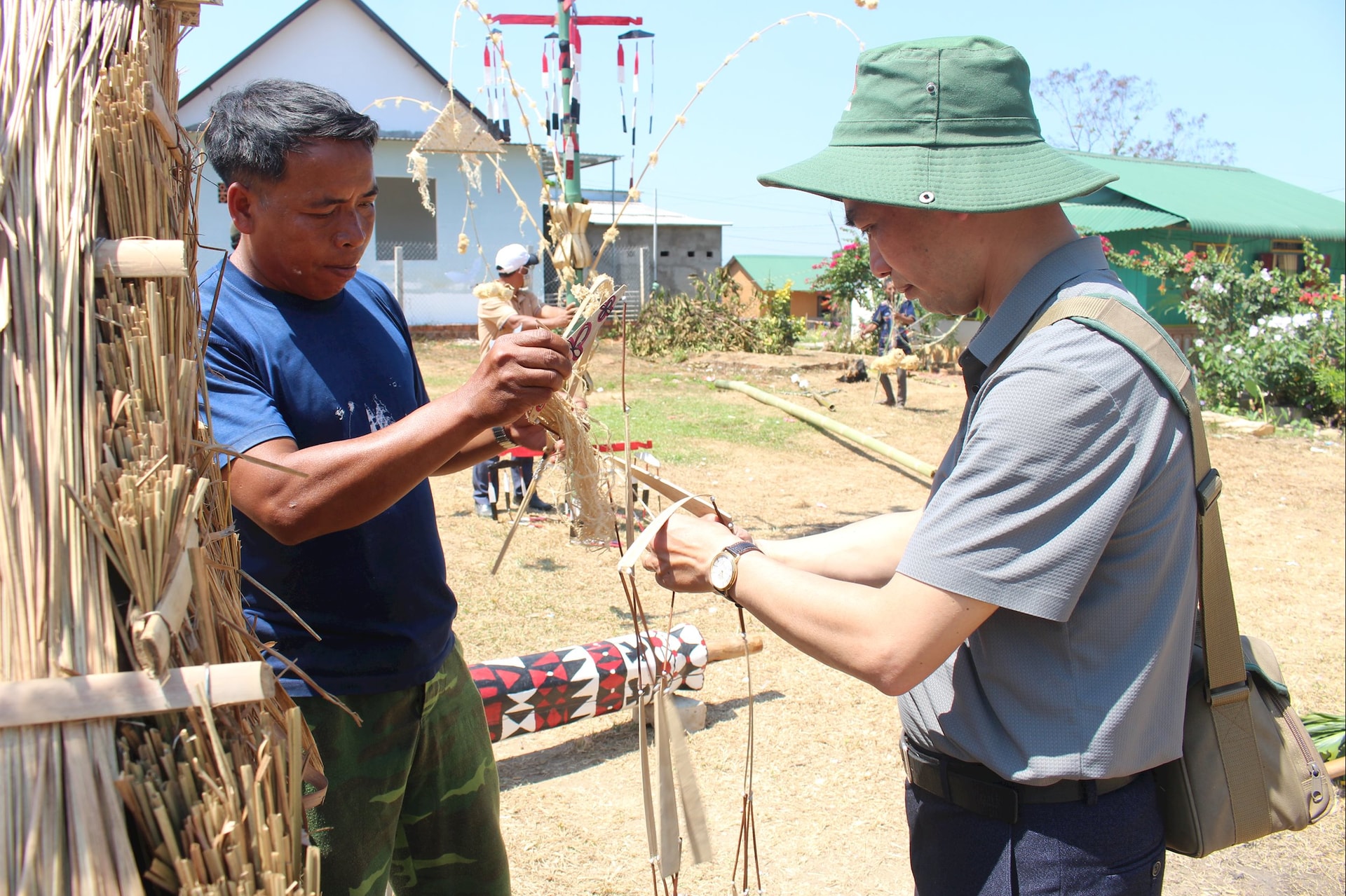 Lâm Đồng: Cây nêu trong văn hóa tín ngưỡng của người K’ho Lâm Đồng: Cây nêu trong văn hóa tín ngưỡng của người K’ho