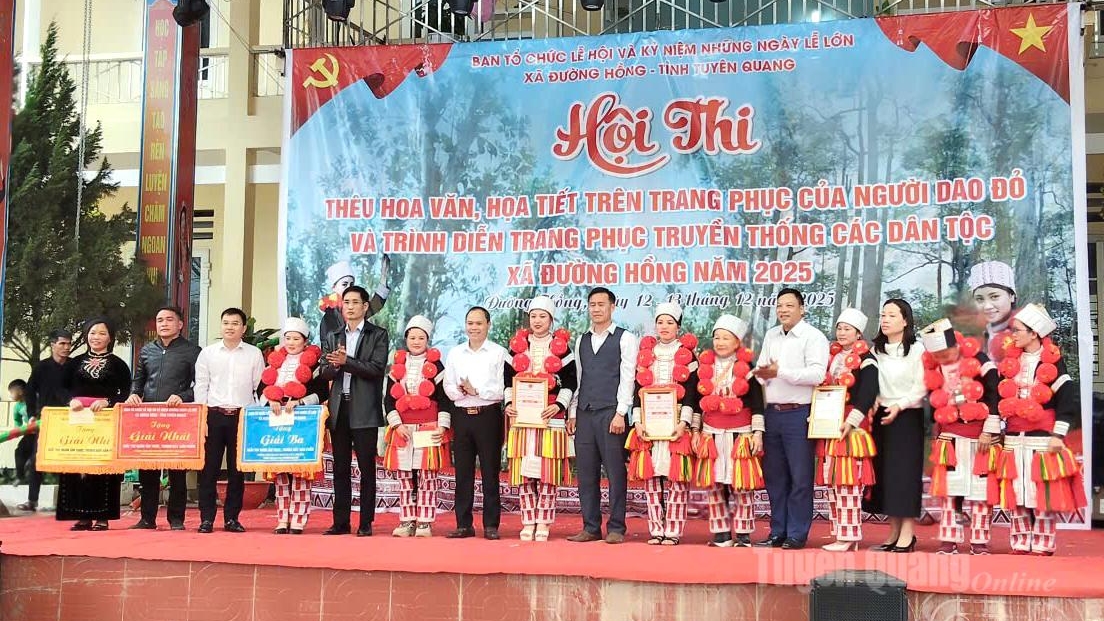 Tuyên Quang: Xã Đường Hồng tổ chức Hội thi thêu hoạ tiết, hoa văn trên trang phục người Dao đỏ năm 2025