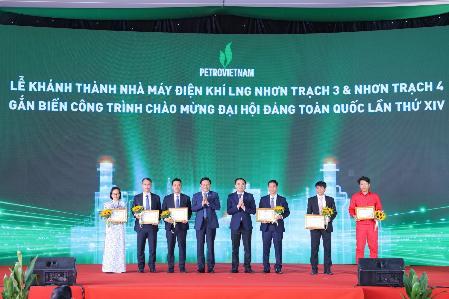 Nhà máy điện Nhơn Trạch 3&4 - Minh chứng sinh động cho bản lĩnh, năng lực tổ chức, điều hành và tinh thần vượt khó của Petrovietnam Nhà máy điện Nhơn Trạch 3&4 Minh chứng sinh động cho bản lĩnh, năng lực tổ chức, điều hành và tinh thần vượt khó của Petrovietnam