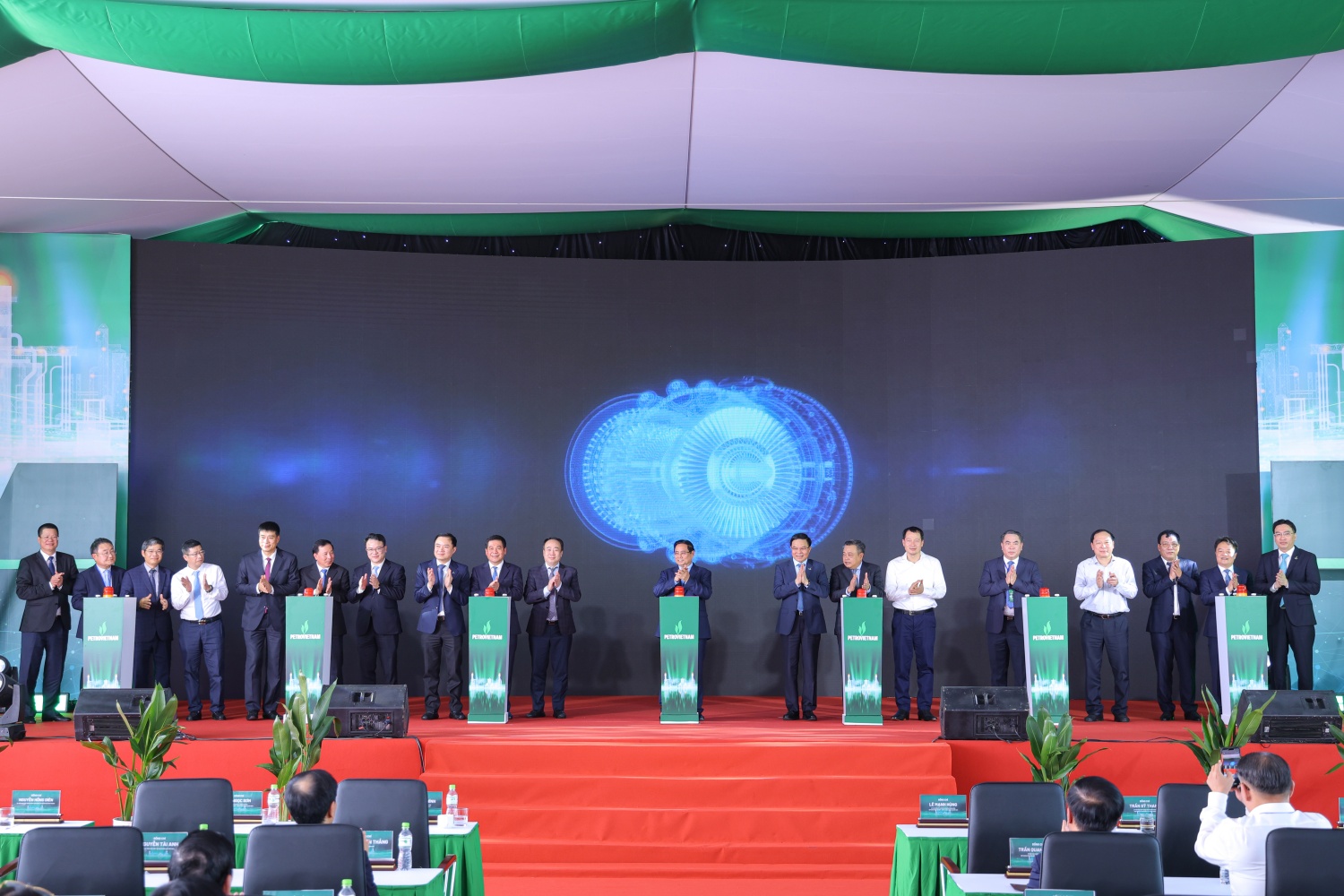 Nhà máy điện Nhơn Trạch 3&4 - Minh chứng sinh động cho bản lĩnh, năng lực tổ chức, điều hành và tinh thần vượt khó của Petrovietnam Nhà máy điện Nhơn Trạch 3&4 - Minh chứng sinh động cho bản lĩnh, năng lực tổ chức, điều hành và tinh thần vượt khó của Petrovietnam