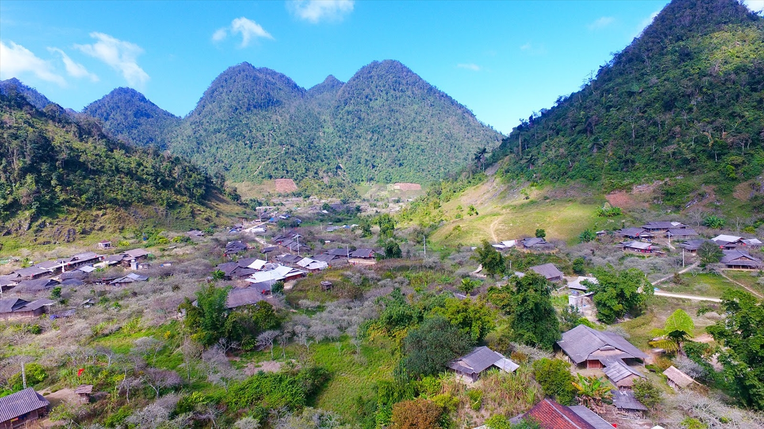 Dấu ấn những người "thắp lửa" vùng biên xứ Nghệ