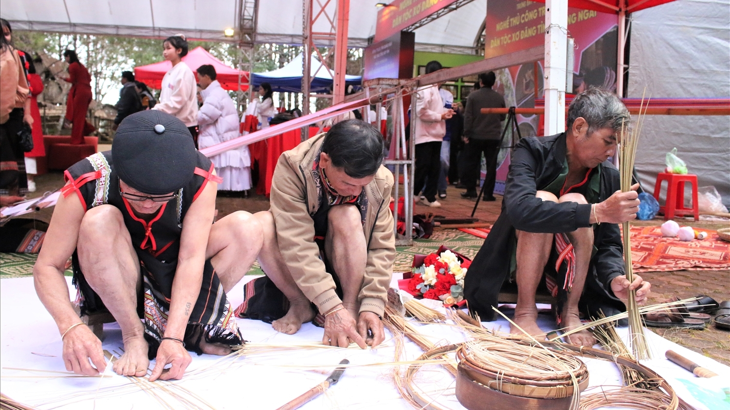 Khai mạc trưng bày và triển lãm nghề thủ công truyền thống của dân tộc Xơ Đăng tỉnh Quảng Ngãi