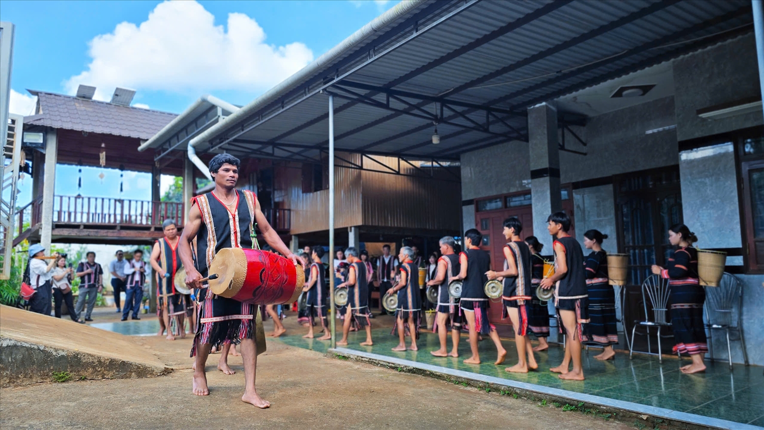 Tái hiện Lễ ăn hỏi của đồng bào Gia Rai trên cao nguyên Gia Lai