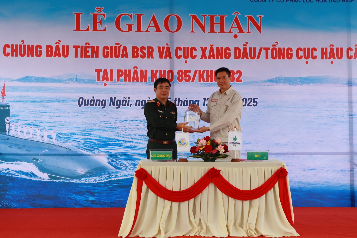 BSR bàn giao lô nhiên liệu đặc chủng đầu tiên phục vụ quốc phòng cho Cục Xăng dầu tại Phân kho 85