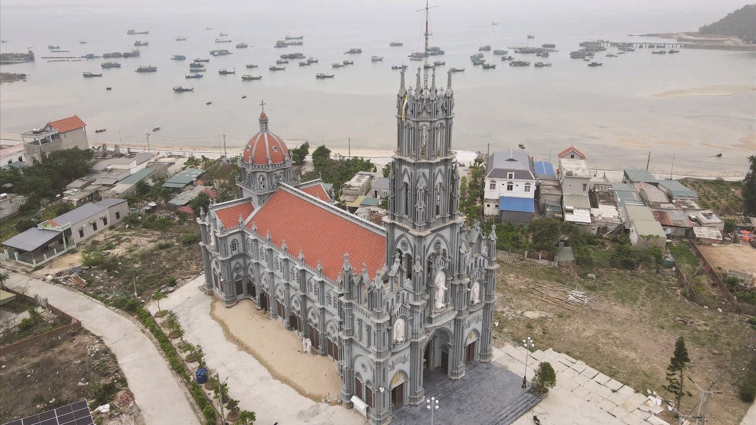 Nhà thờ Thanh Lân - Điểm tựa tinh thần của giáo dân vùng biển