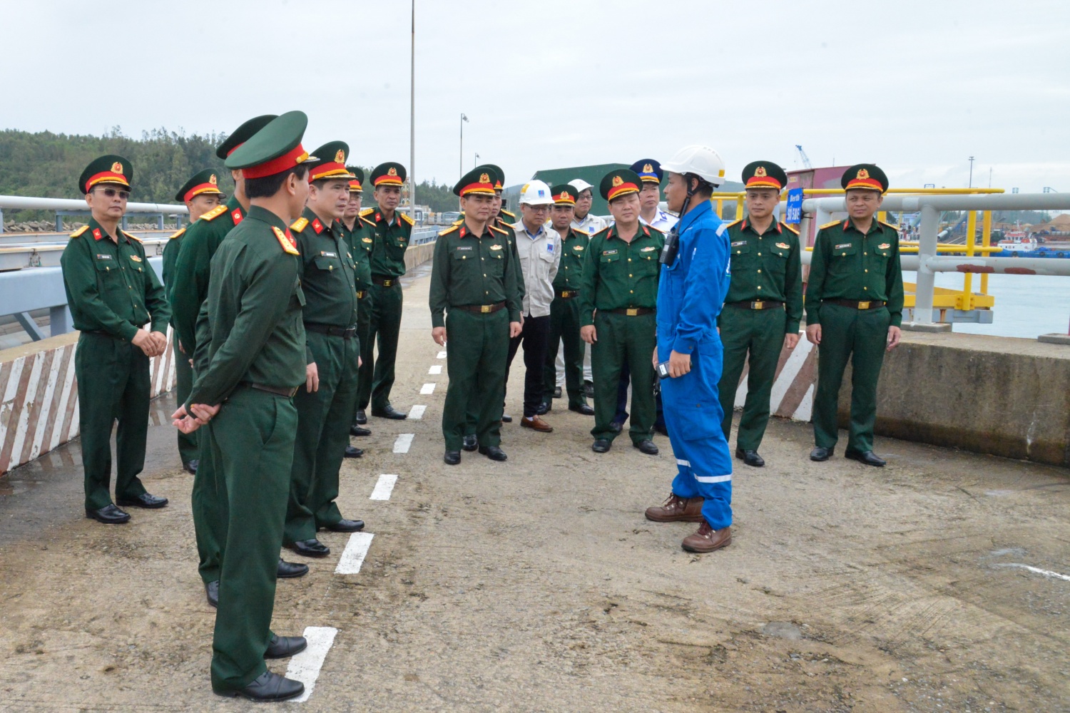 BSR bàn giao lô nhiên liệu đặc chủng đầu tiên phục vụ quốc phòng cho Cục Xăng dầu tại Phân kho 85