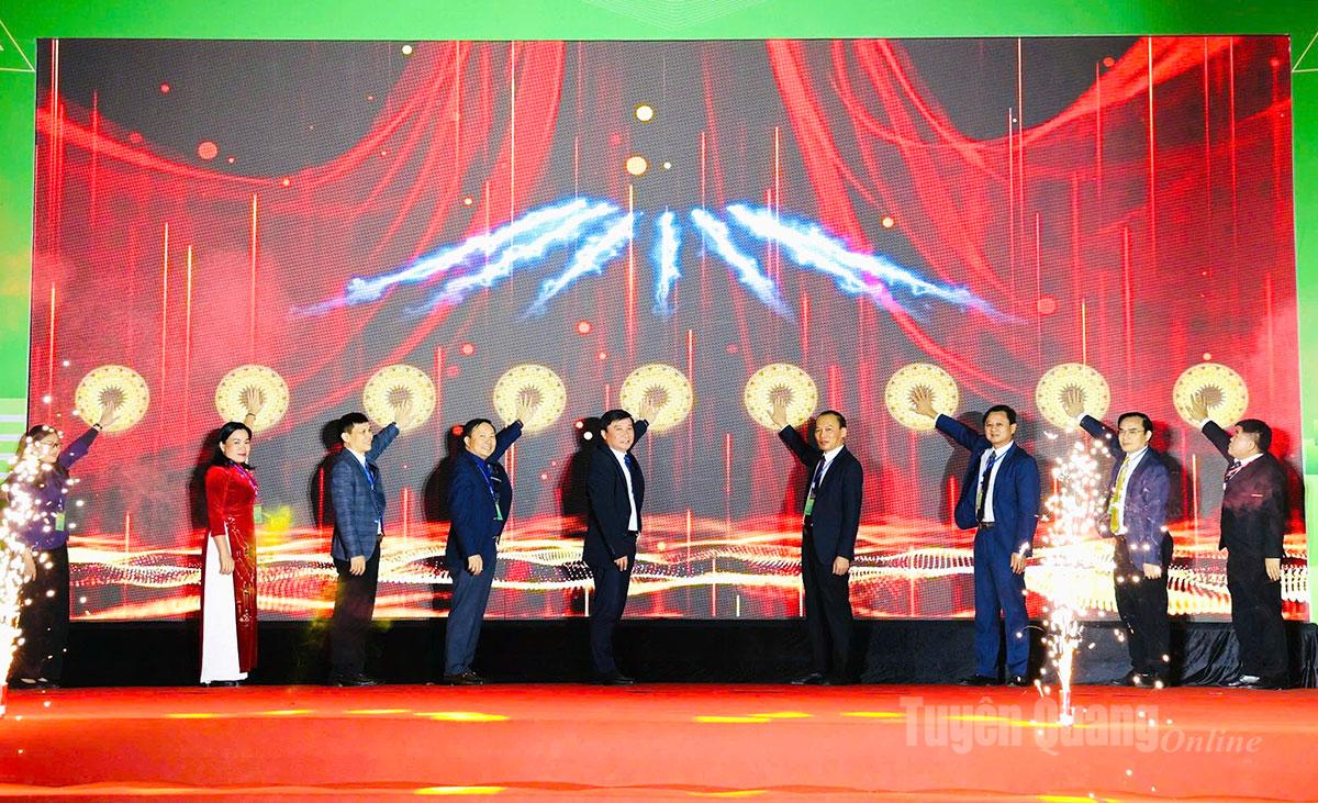 Tuyên Quang: Hơn 100 gian hàng OCOP tham gia hội chợ cuối năm 2025