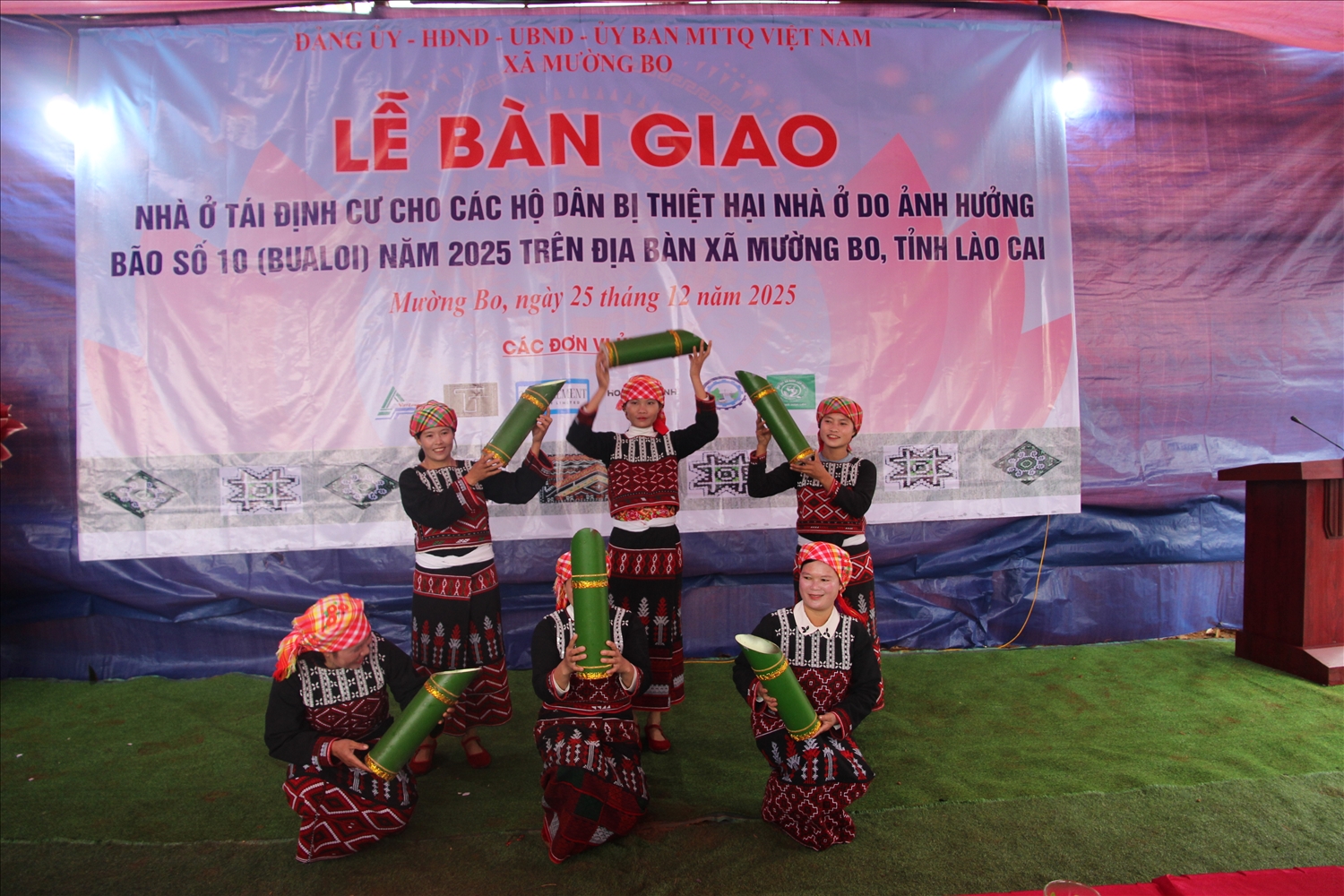 Niềm vui trong những căn nhà mới Niềm vui trong những căn nhà mới