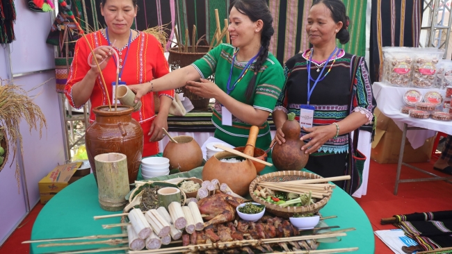 Lâm Đồng: Mâm cơm người M’nông trong nhịp sống hôm nay