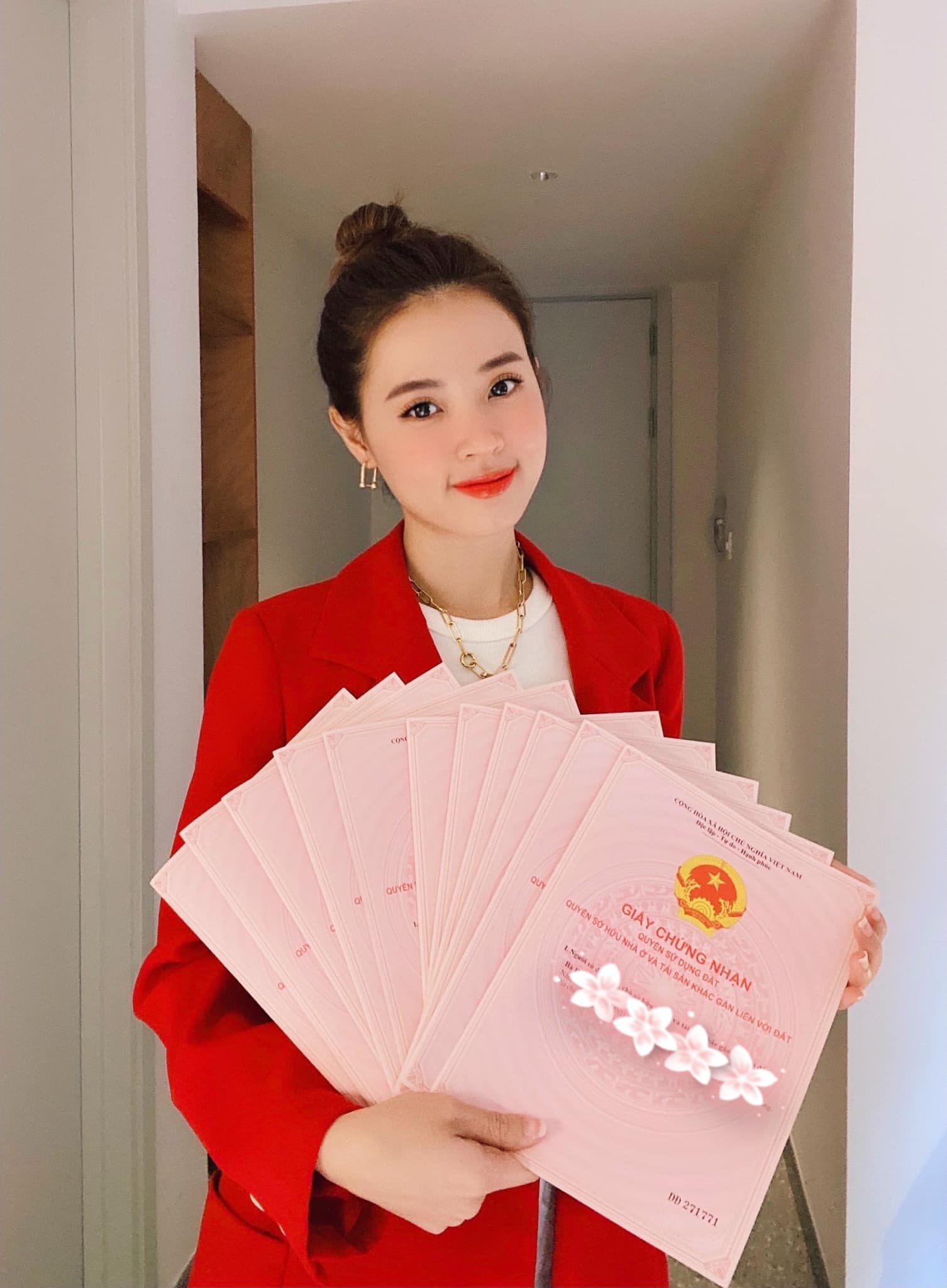 Cuộc sống sang chảnh của diễn viên Midu trước khi lấy chồng doanh nhân Cuộc sống sang chảnh của diễn viên Midu trước khi lấy chồng doanh nhân