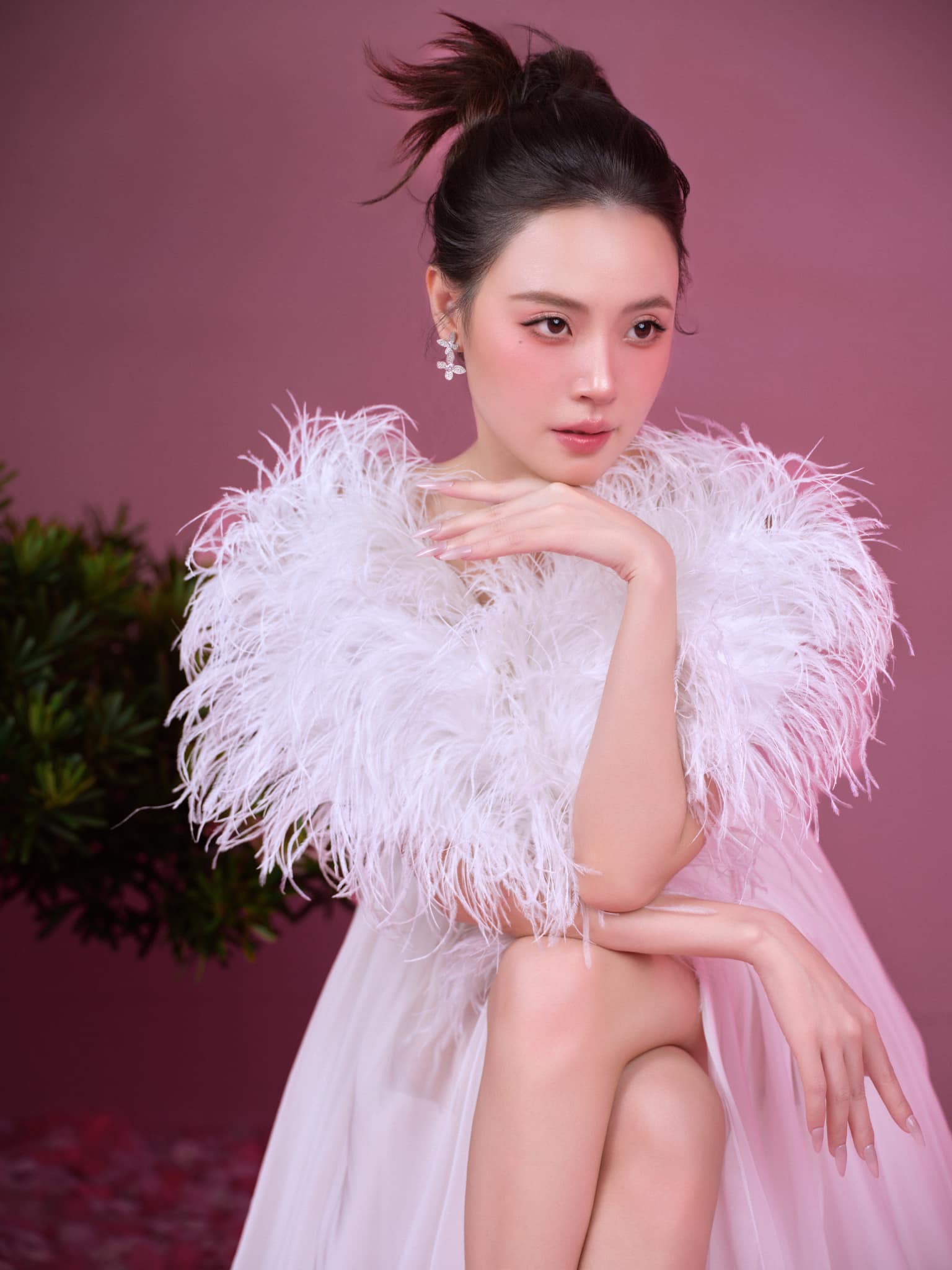 Cuộc sống sang chảnh của diễn viên Midu trước khi lấy chồng doanh nhân Cuộc sống sang chảnh của diễn viên Midu trước khi lấy chồng doanh nhân