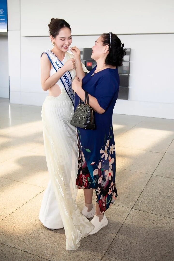 Hoa hậu Mai Phương mang 140 kg hành lý sang Ấn Độ dự thi Miss World 71 Hoa hậu Mai Phương mang 140 kg hành lý sang Ấn Độ dự thi Miss World 71