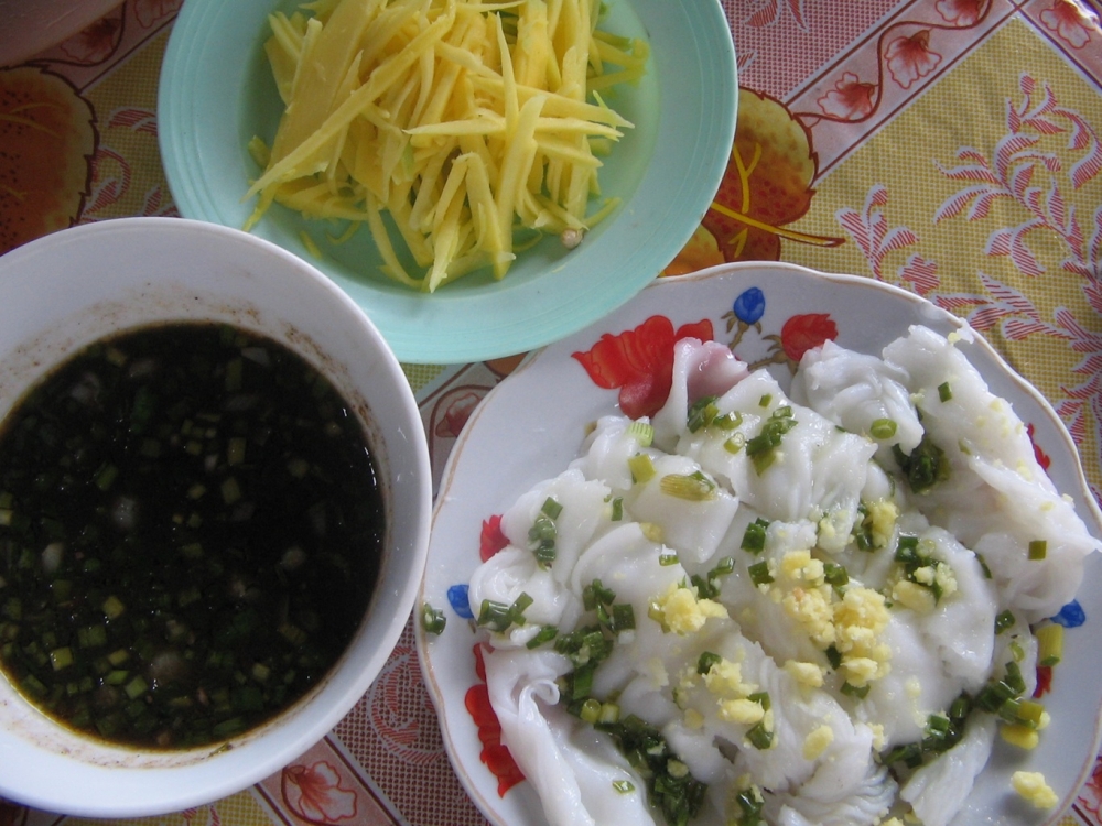 Về Thành ăn bánh ướt