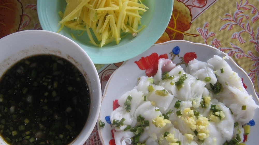 Về Thành ăn bánh ướt