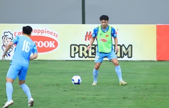 Việt Cường sẵn sàng cạnh tranh sòng phẳng với Nguyễn Xuân Son tại Đội tuyển Việt Nam