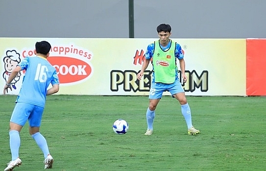 Việt Cường sẵn sàng cạnh tranh sòng phẳng với Nguyễn Xuân Son tại Đội tuyển Việt Nam