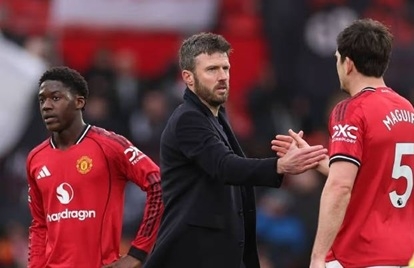 Tương lai của Carrick ở Old Trafford còn bỏ ngỏ