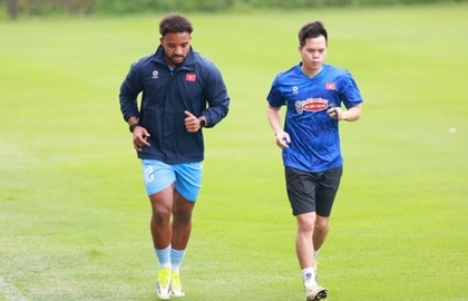 Tuyển Việt Nam: Nguyễn Xuân Son nỗ lực hồi phục chấn thương đùi trong đợt tập trung FIFA Days