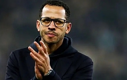 Áp lực bủa vây Liam Rosenior: Khi triết lý của Chelsea vấp phải thực tại nghiệt ngã