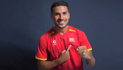 Hoàng Hên ra mắt tích cực.