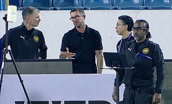 Harry Kewell bất ngờ xuất hiện tại buổi tập của ĐT Malaysia trước đại chiến Việt Nam